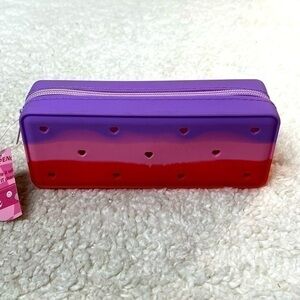 East Main "Heart" Silicone Zipper Storage Pencil Case
